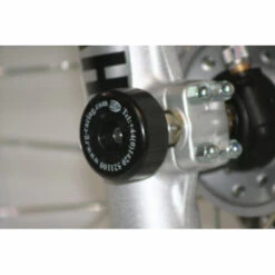 R&G Front Axle Sliders For Yamaha DT125R / X '06-up -Arrow Shop rg front axle sliders yamaha dt125r x 02